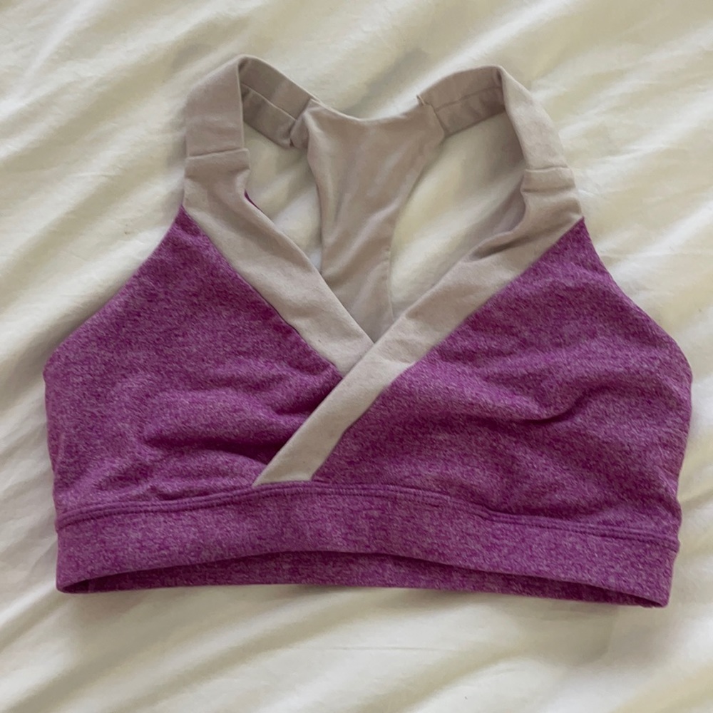 Lululemon sports bra